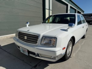 1997 TOYOTA CENTURY GZG50 V12  1/11 OEM WHITE ULTRA RARE