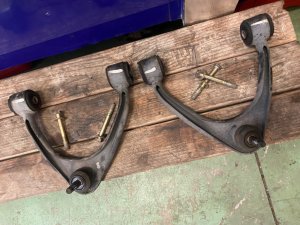 Used Front Upper Control Arms PAIR Crown JZS155 Royal Saloon