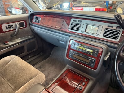 2001 TOYOTA CENTURY V12