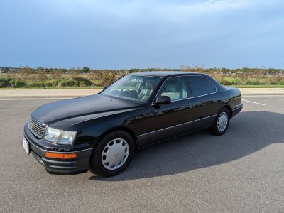 SOLD 1995 TOYOTA CELSIOR Type C - Black with GOLD Package