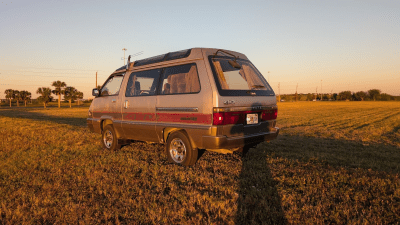 1990 Toyota Master Ace Surf Grand Saloon