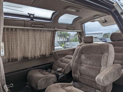 1990 Toyota Master Ace Surf Grand Saloon