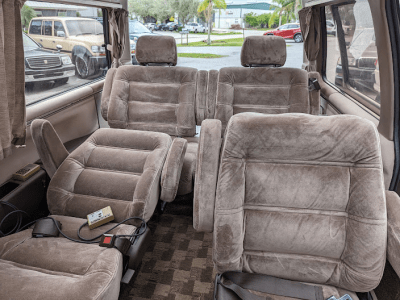 1990 Toyota Master Ace Surf Grand Saloon